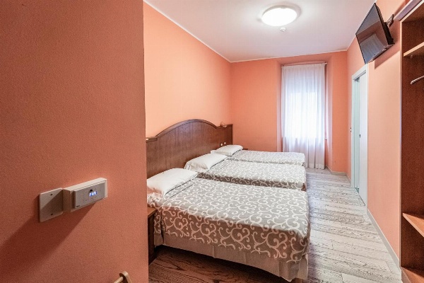 Hotel Italia image 2