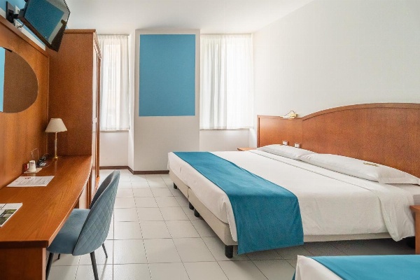 Hotel Italia image 3